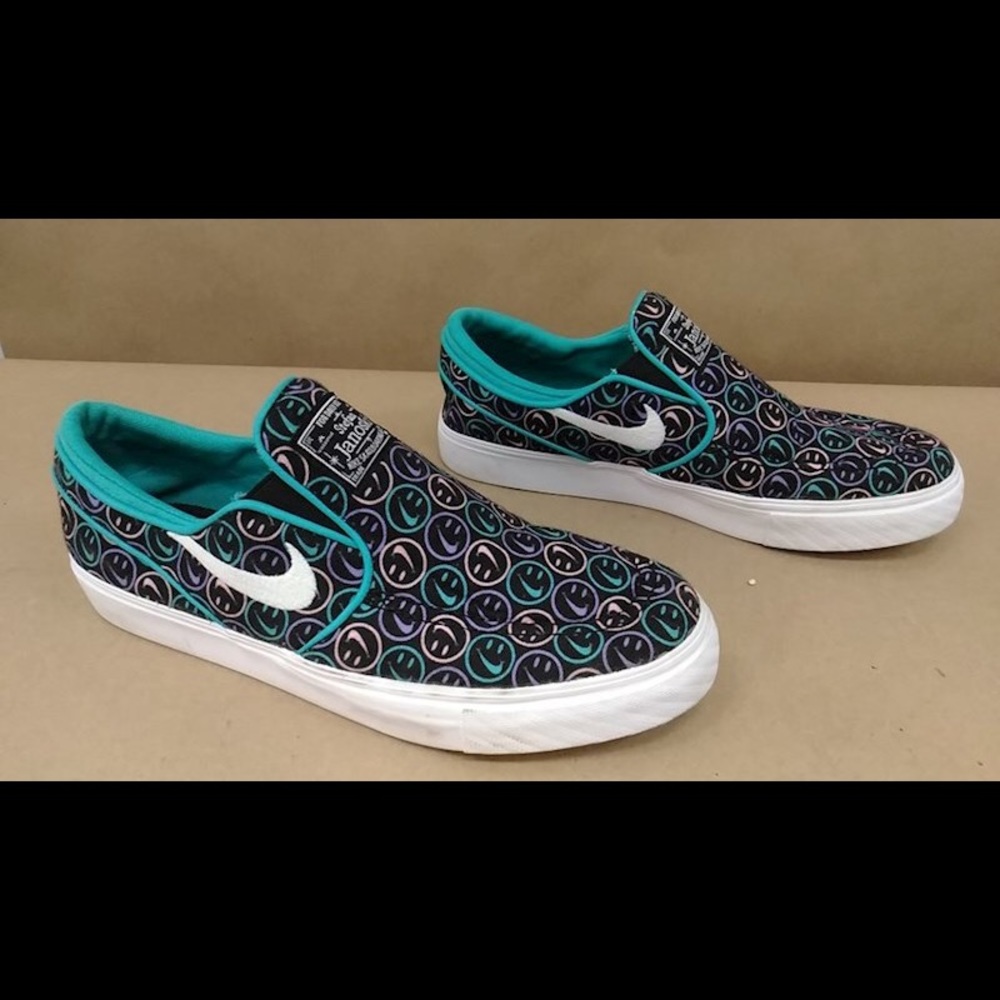 Nike slip ons